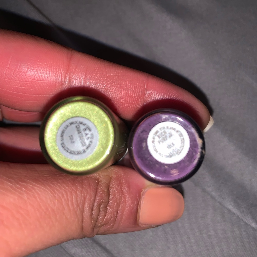 2 MAC PIGMENTS - Picture 2 of 5